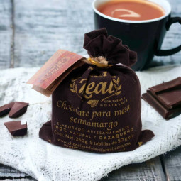 Het drinken van chocolade 55,8% halfzoete amargo in een stoffen zak van 250 g