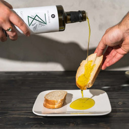 Aceite de oliva con albahaca de Creta - 250 ml