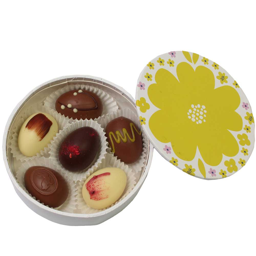 6 Uova di Pasqua di cioccolato in una scatola di fiori - Nascondiglio di Pasqua - Cioccolatini, Austria, Cioccolato austriaco - Chocolats-De-Luxe 6 Uova di Pasqua di cioccolato in una scatola di fiori - Nascondiglio di Pasqua - Cioccolatini, Austria, Cioccolato austriaco - Chocolats-De-Luxe