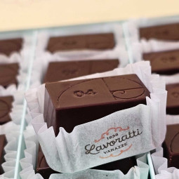 Geschenkbox 30 gemischte dunkle Pralinen « Praline Assortite »