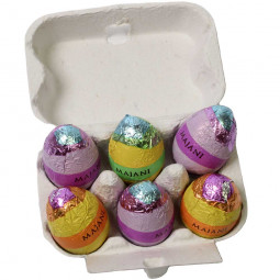 Maxi ovette ai tre cioccolati - chocolade-eieren met drie lagen in een eierdoosje